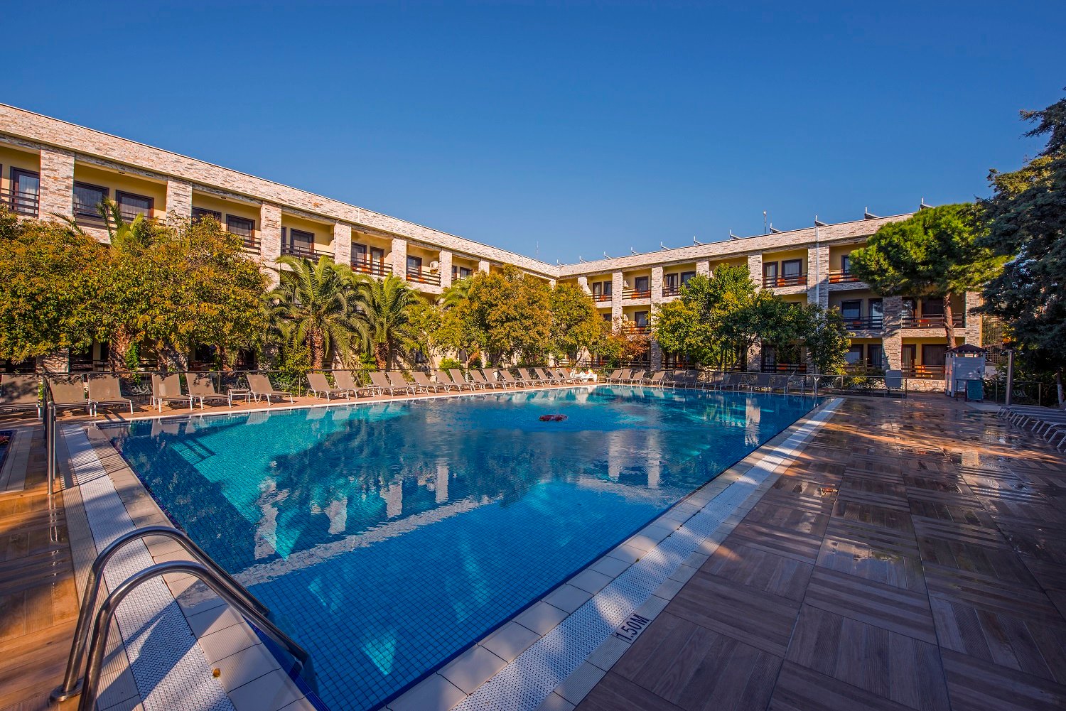 Iris Hotel & Spa-官方