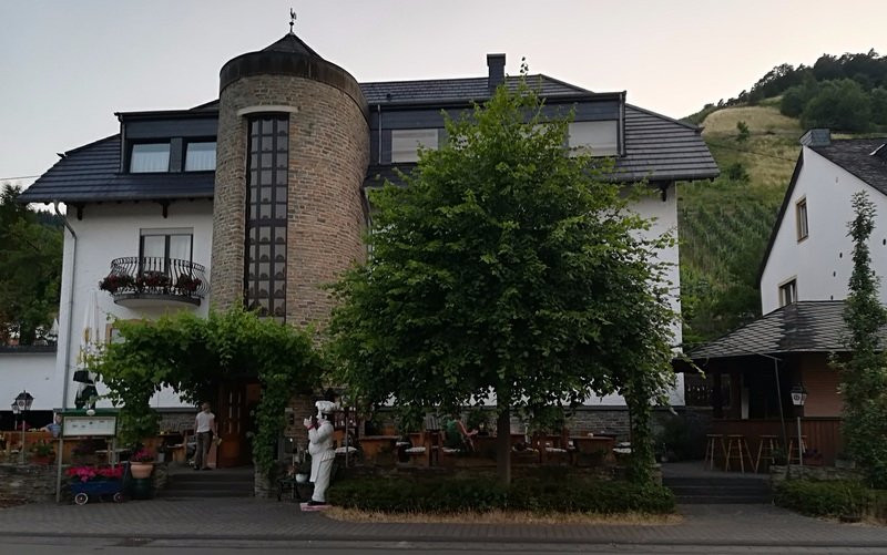 Kluesserath酒店住宿-Hotel Zum Schleicher Kuckuck