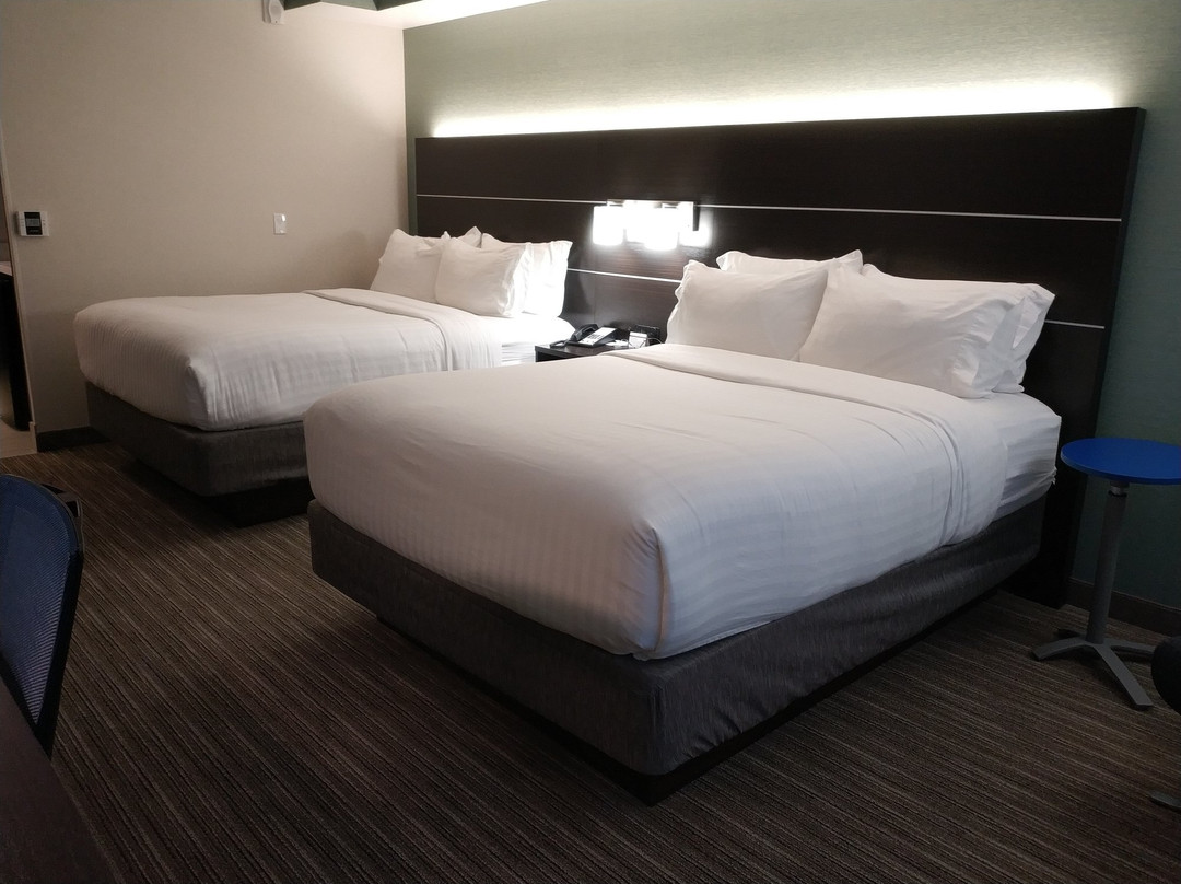 尤金酒店住宿-尤金假日智选快捷套房酒店