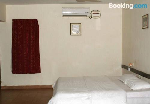 Le Osh, Promoted By A2zroomz