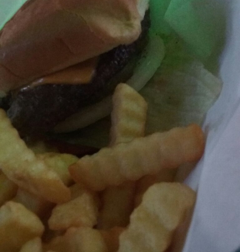 Chuluota旅游景点-The Hitching Post Bar & Grill