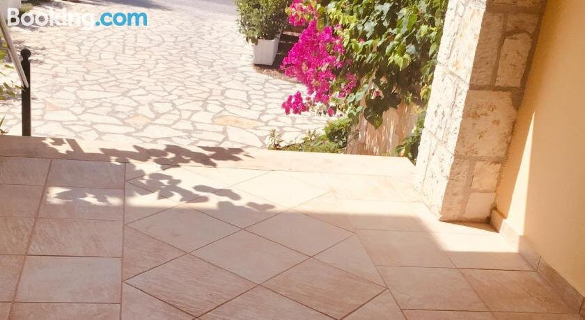 Chrisovalanto Hotel主图