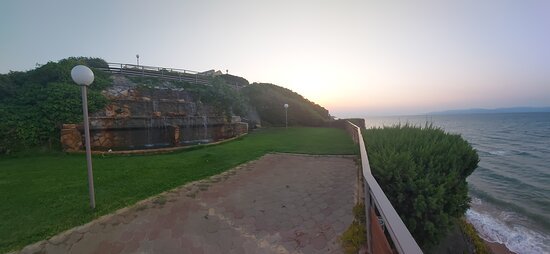 Niforeika Beach-官方