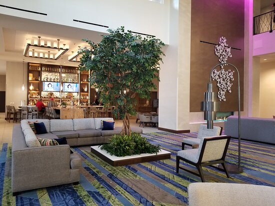 Embassy Suites by Hilton Denton Convention Center主图