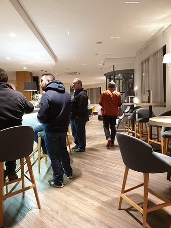 舒适伯宗酒店主图
