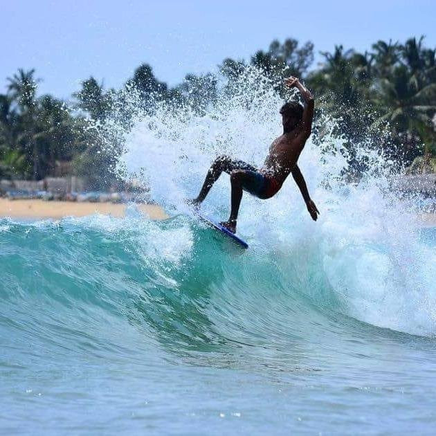 Happy surf school-阿鲁甘湾必去景点
