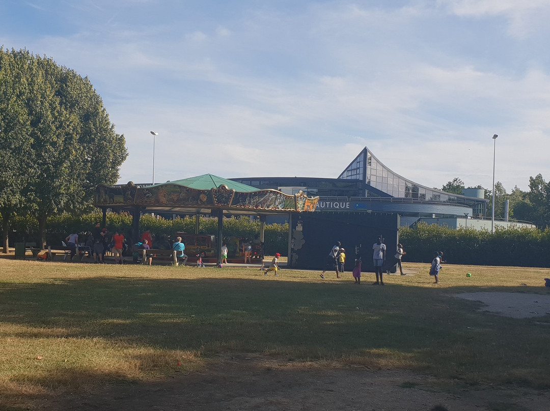 Sainte-Genevieve-des-Bois旅游攻略图片