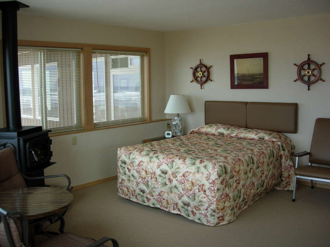 Ecola Inn