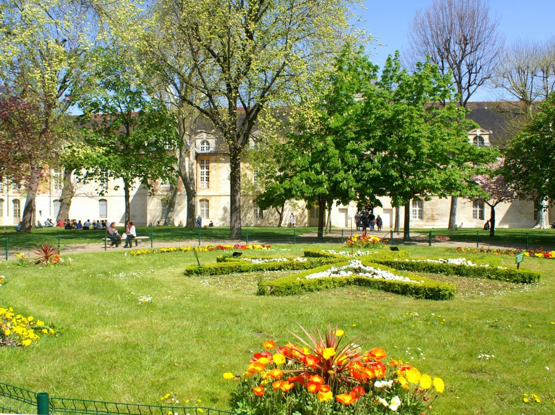 Jardins de l'Hôpital Saint Louis景点图片