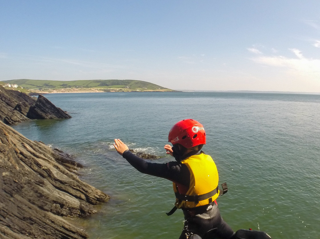 Coasteering Croyde Bay景点图片