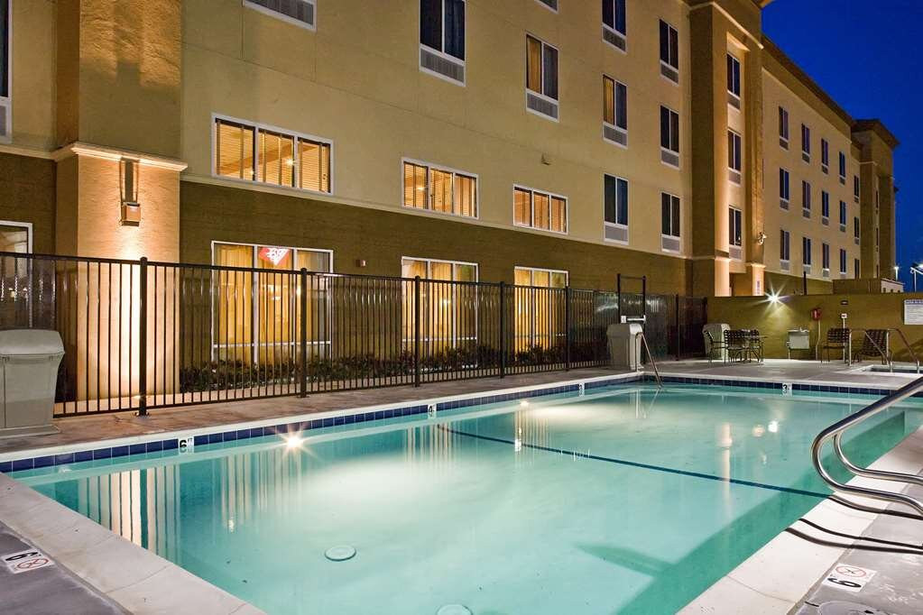 Hampton Inn & Suites Pittsburg主图