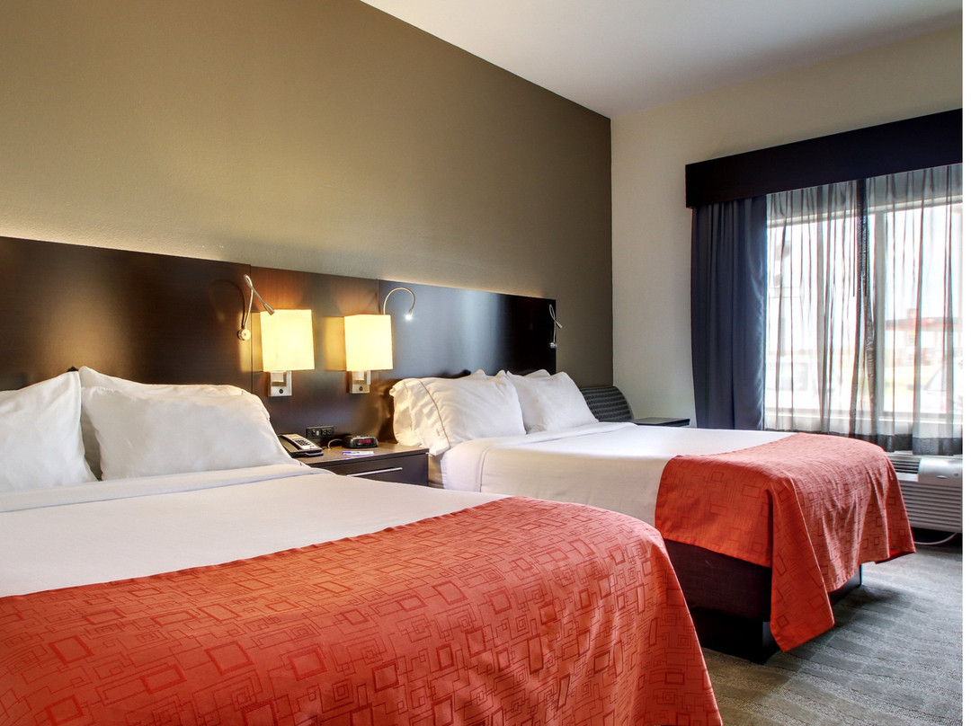 Holiday Inn Express & Suites Meridian I-20主图