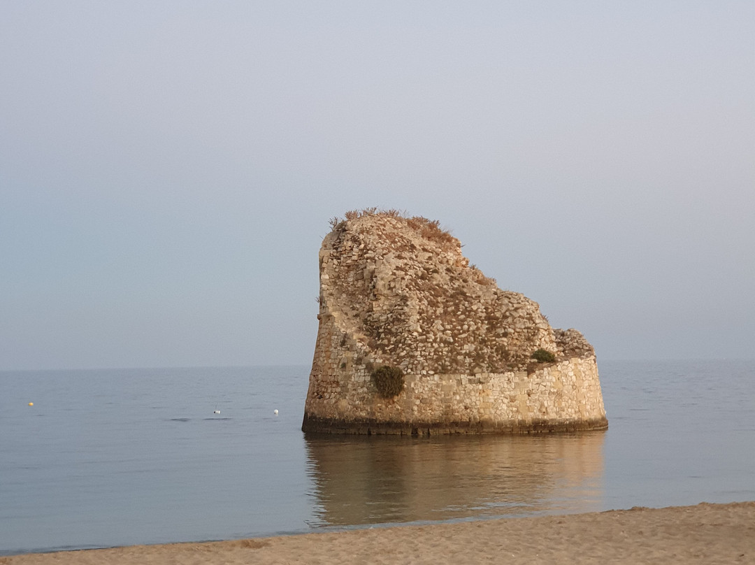 Spiaggia Torre Pali景点图片
