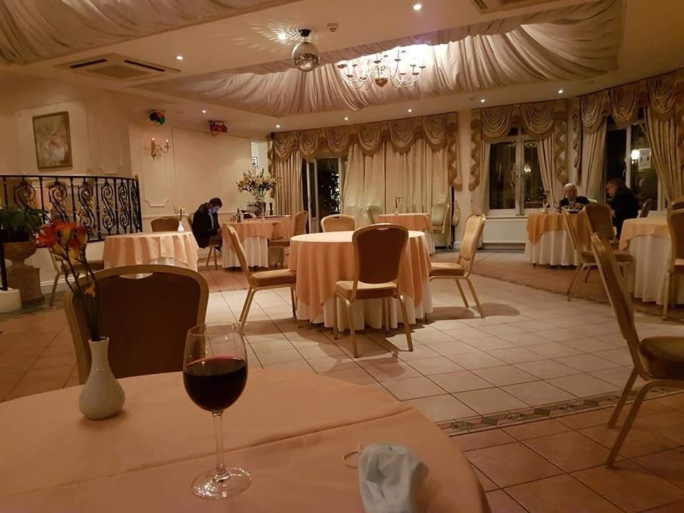 阿德莫尔别墅酒店主图