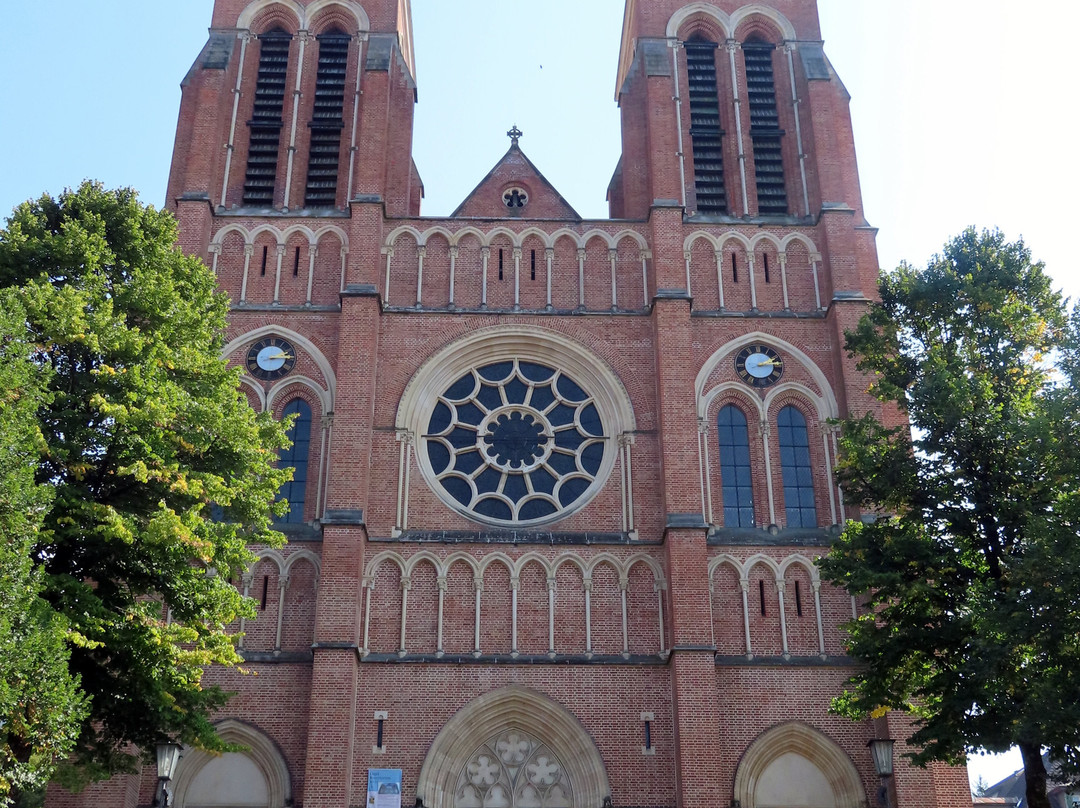 Herz. Jesu Kirche景点图片