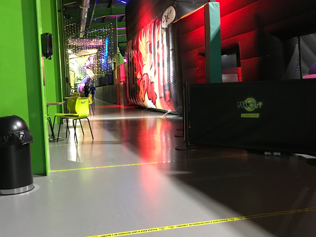 Flip Out Rushden Lakes-Rushden必去景点