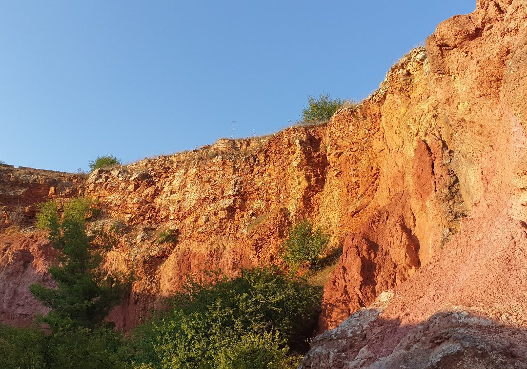 Cava di Bauxite景点图片