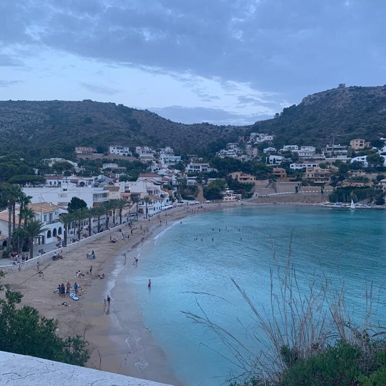 Playa del Portet景点图片