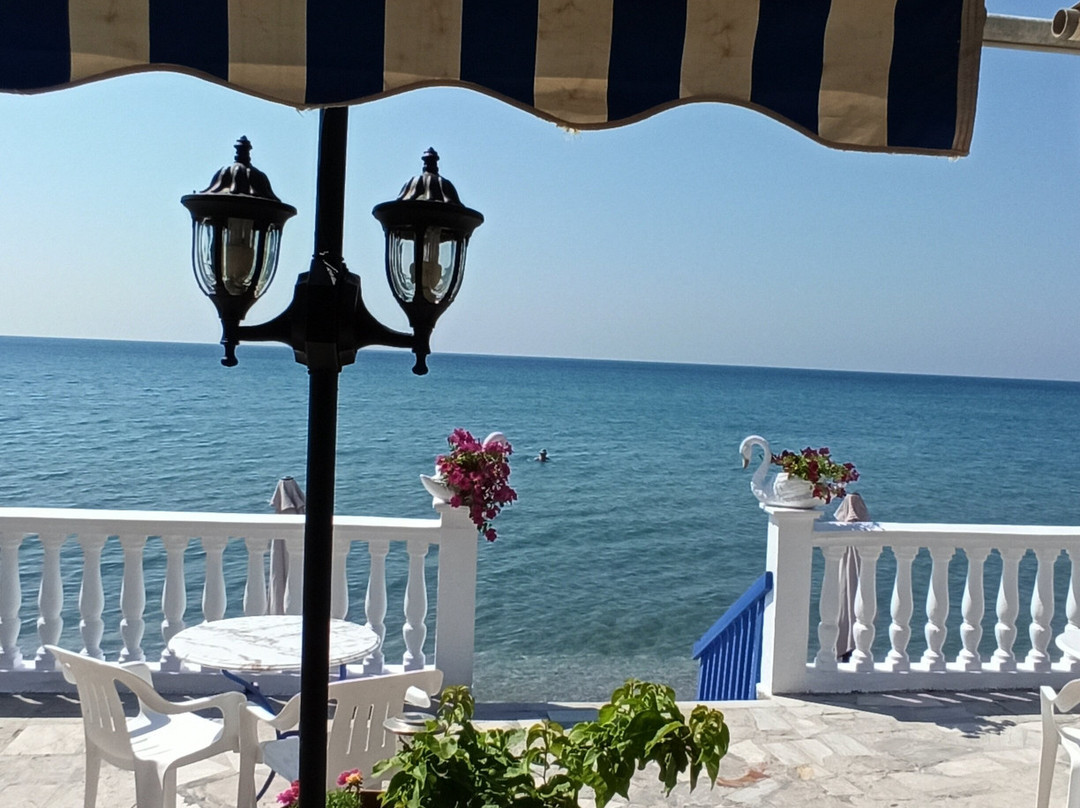 Potokaki Beachfront Hotel主图