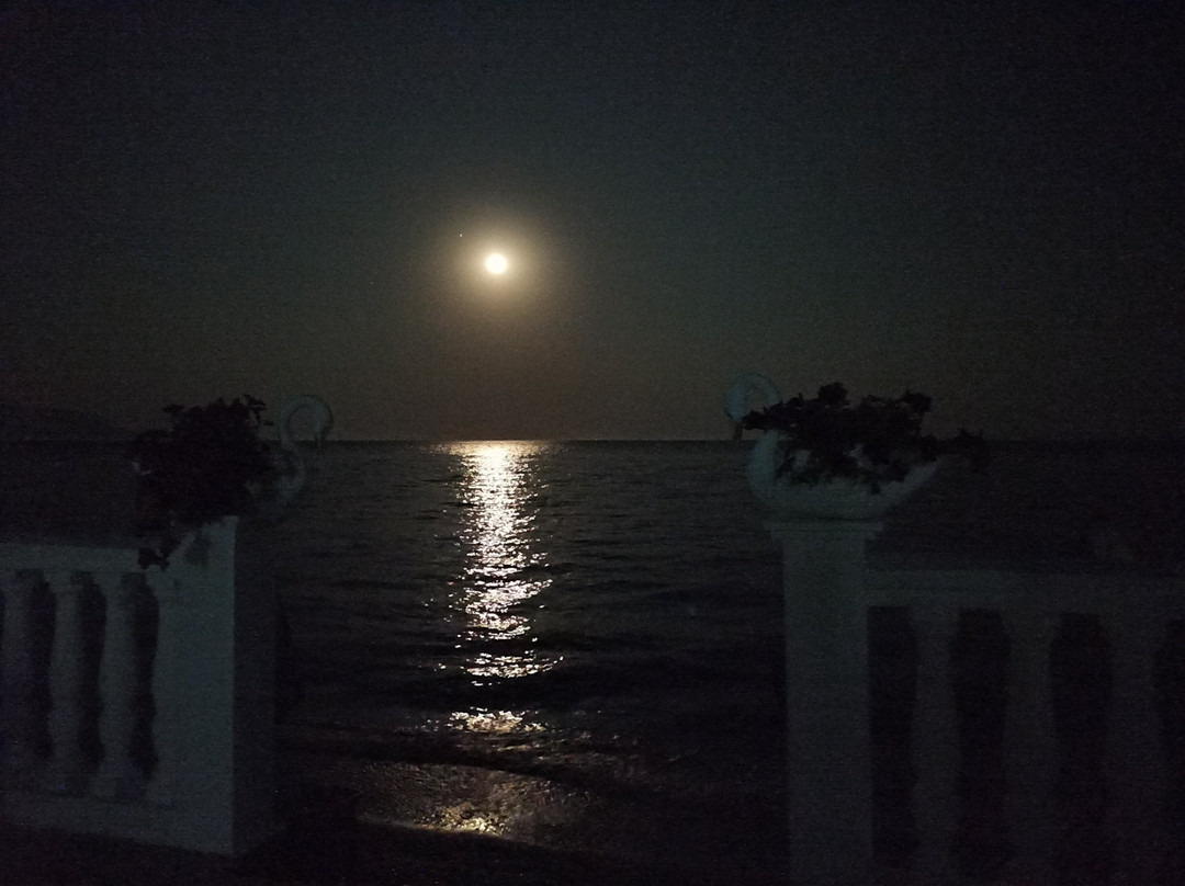 Potokaki Beachfront Hotel主图