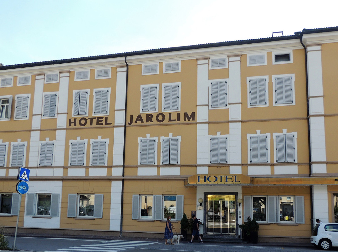 亚罗利姆酒店主图