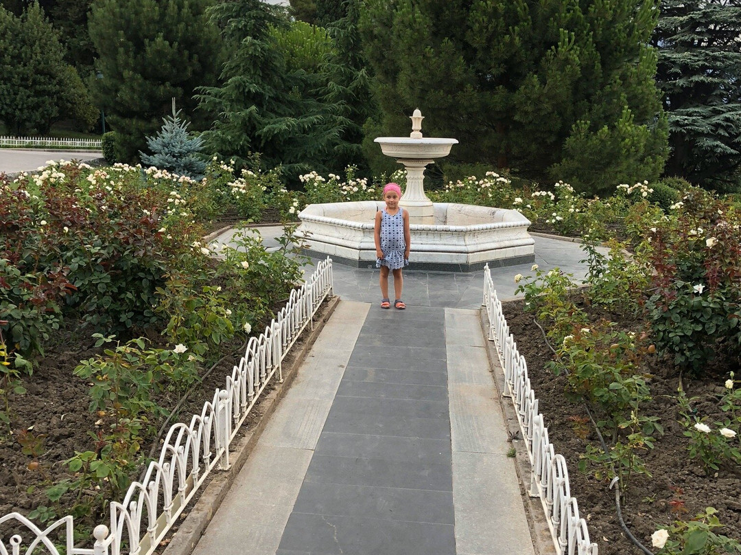 Monument Yaltinskoi Troike-Livadiya必去景点