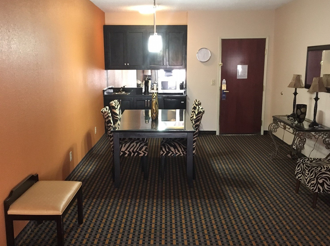 Comfort Inn & Suites主图