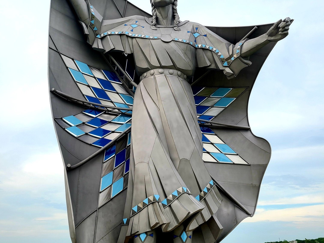 Dignity of Earth and Sky-Chamberlain必去景点