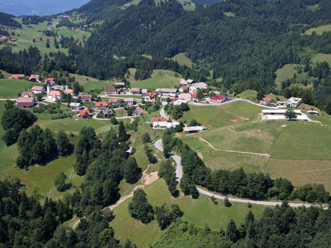 Visit Polhov Gradec