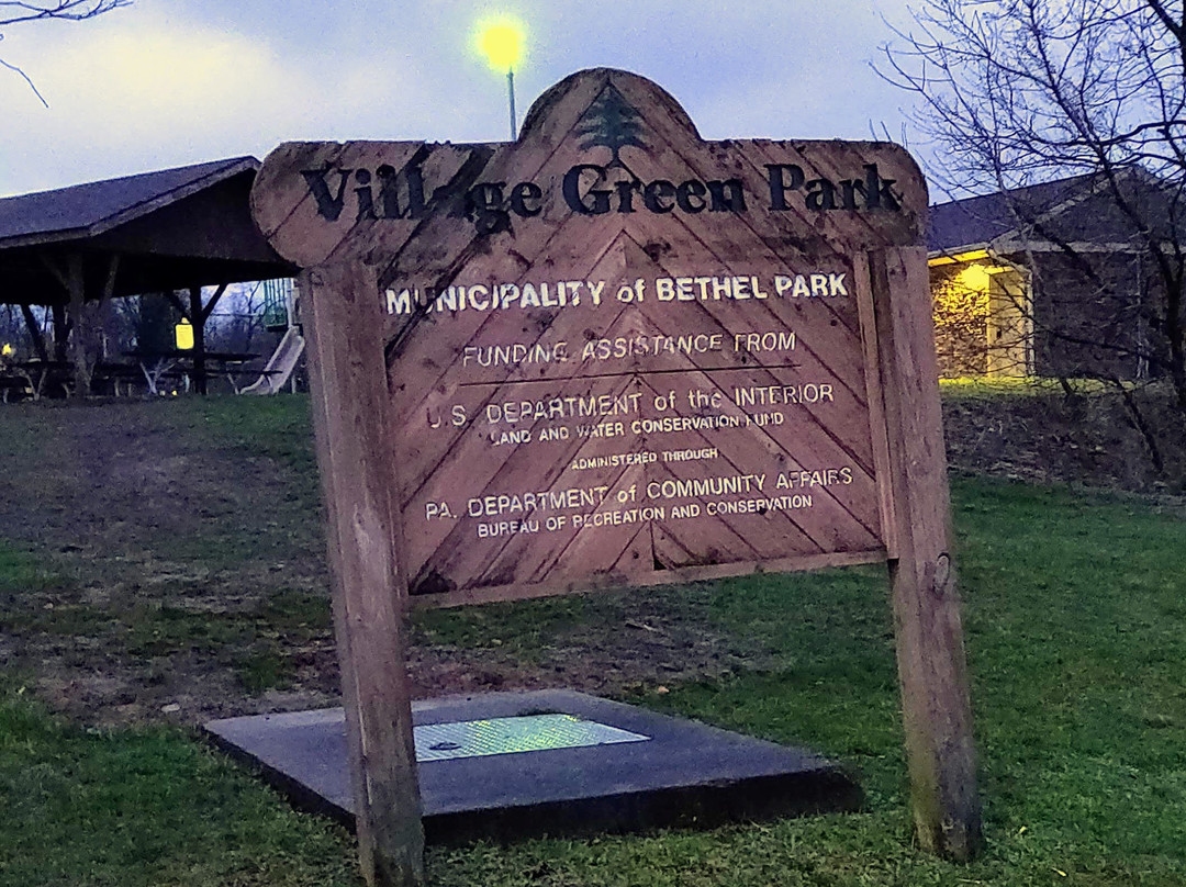 Village Green Park景点图片