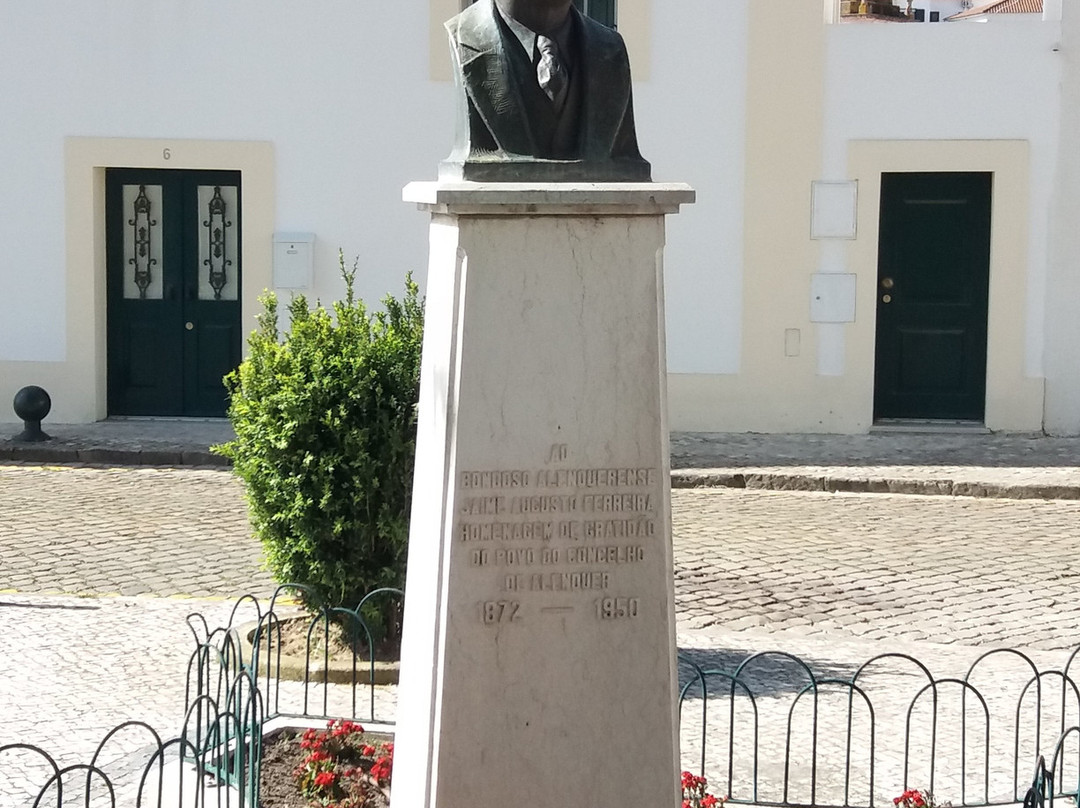 Busto de Jaime Augusto Ferreira景点图片