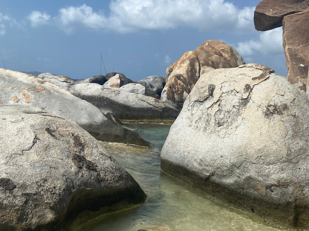 Patouche Charters-托土拉必去景点