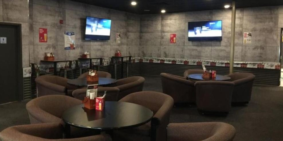 Camrose Le Chateau Hotel主图