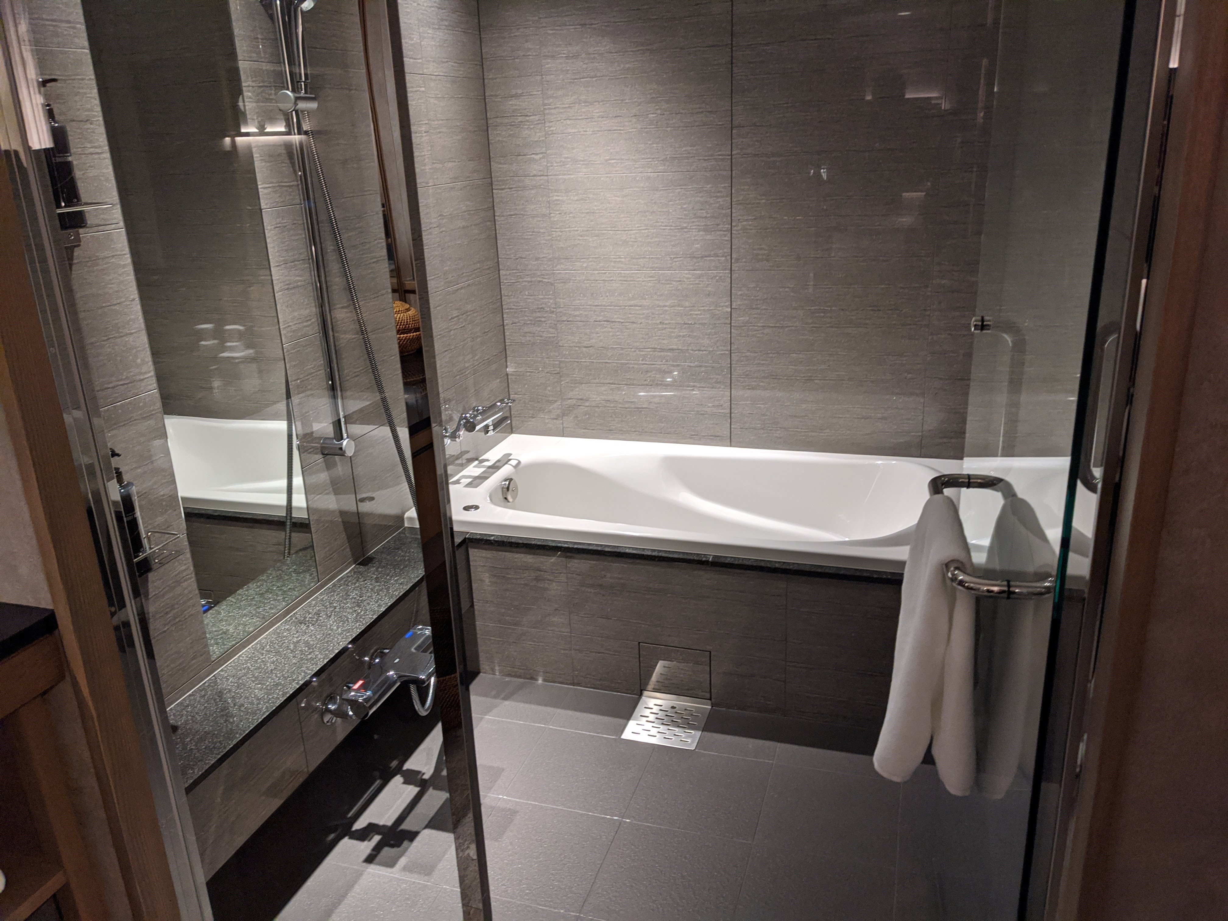GLAMDAY STYLE HOTEL & RESORT OKINAWA YOMITAN-浴室