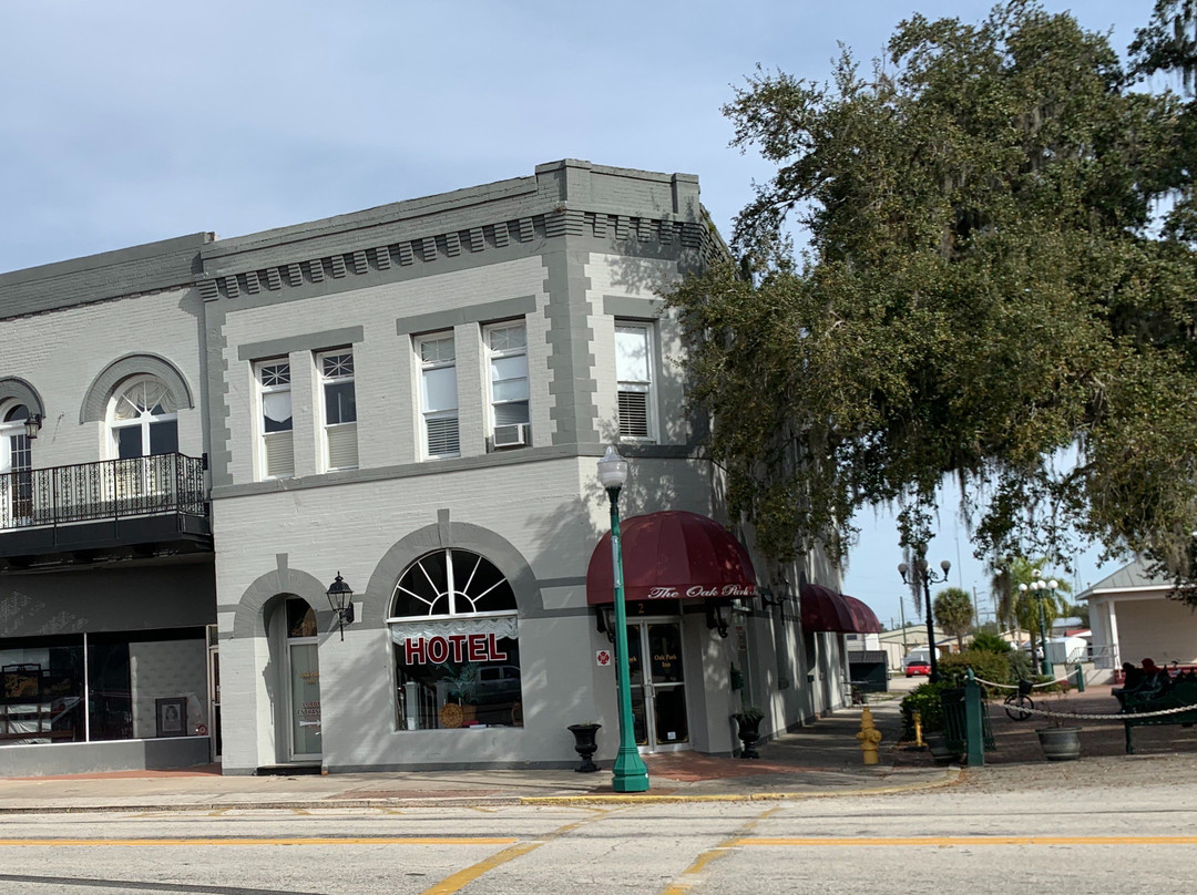 Oak Tree Hotel主图