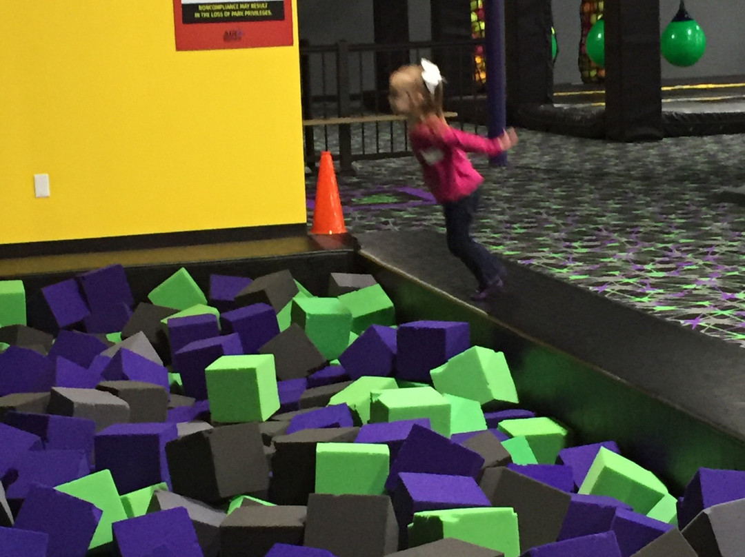 Air Insanity Indoor Trampoline Park-罗切斯特必去景点