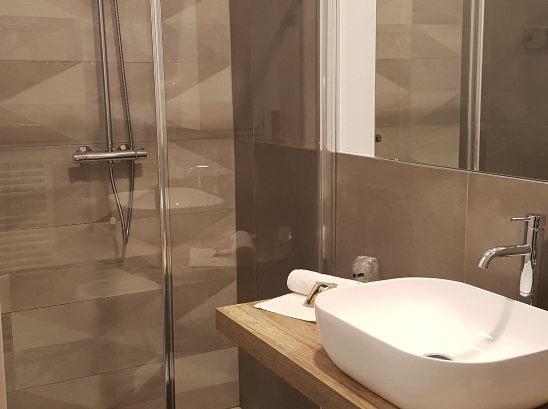 Pove 2.4 Hotel主图