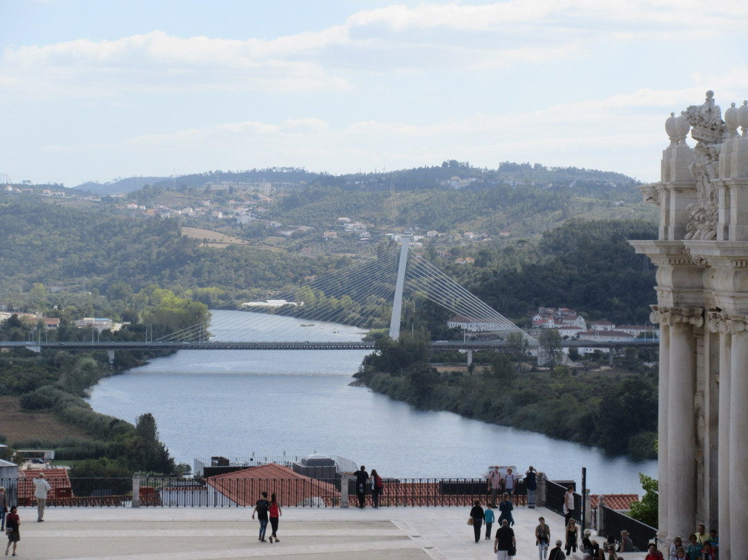 Ponte Rainha Santa Isabel-科英布拉区必去景点