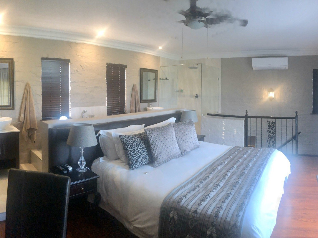 Leopardsong Manor主图