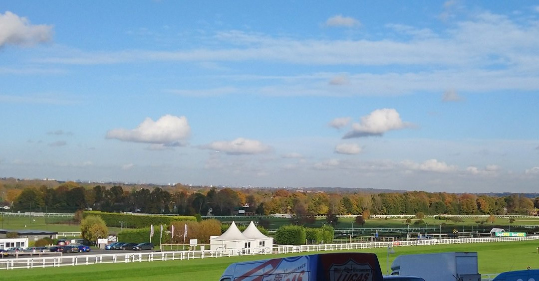 Sandown Park Racecourse景点图片