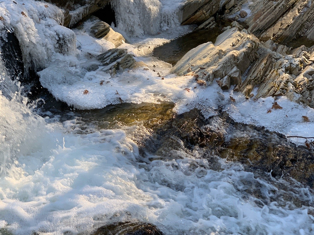 Umapchene Falls Park景点图片