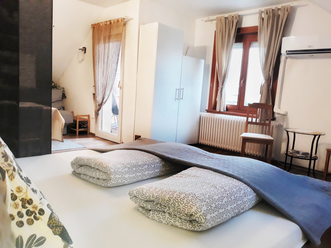 Dora Holiday House & Apartments