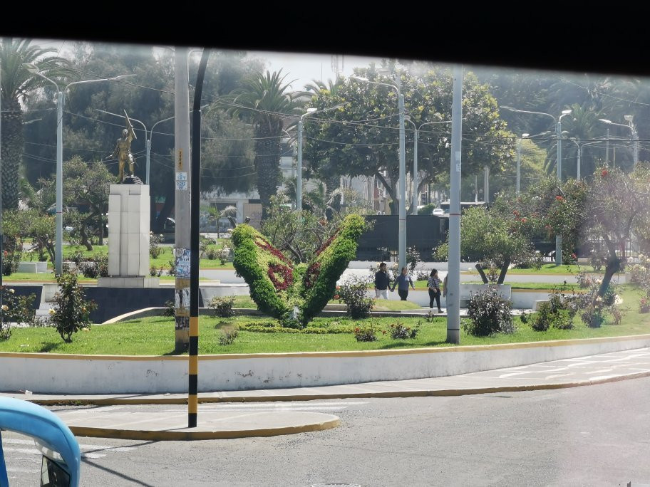 Paseo Cívico-塔克纳必去景点