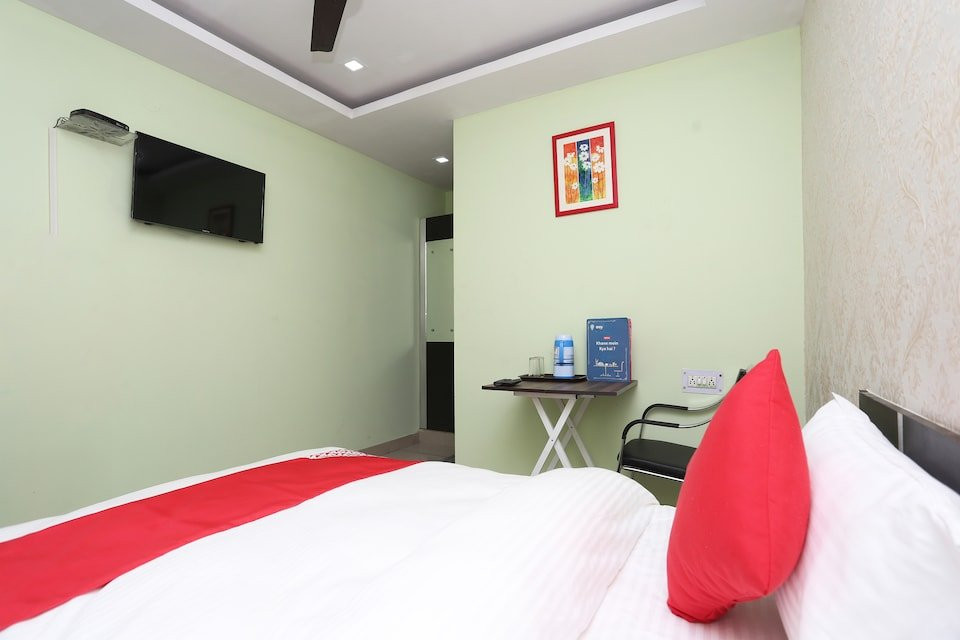 OYO 33500 Hotel Cross Road主图