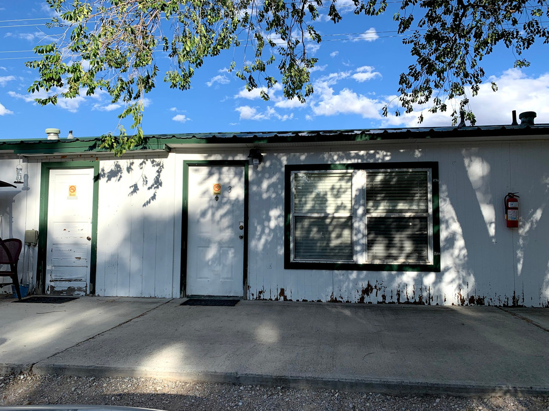 The Whispering Elms Motel主图