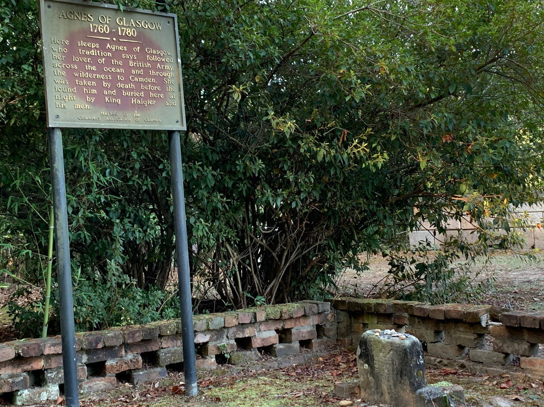 Quaker Cemetery-Camden必去景点