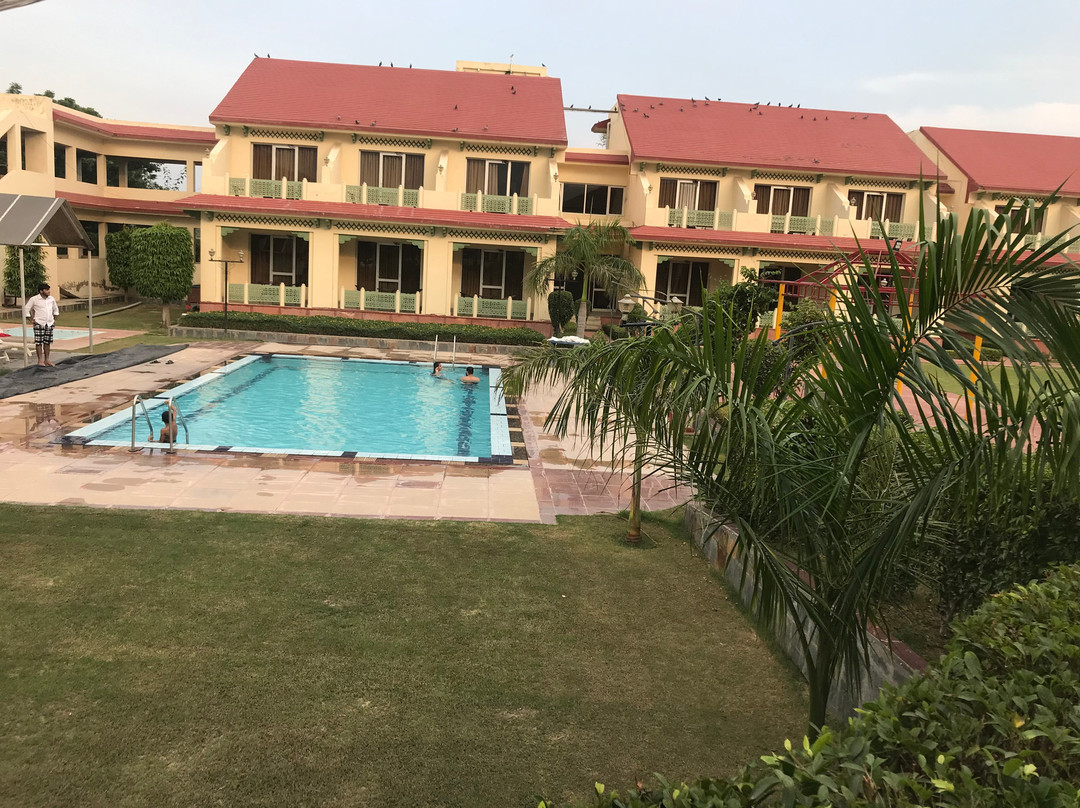 西瓦绿洲度假村主图