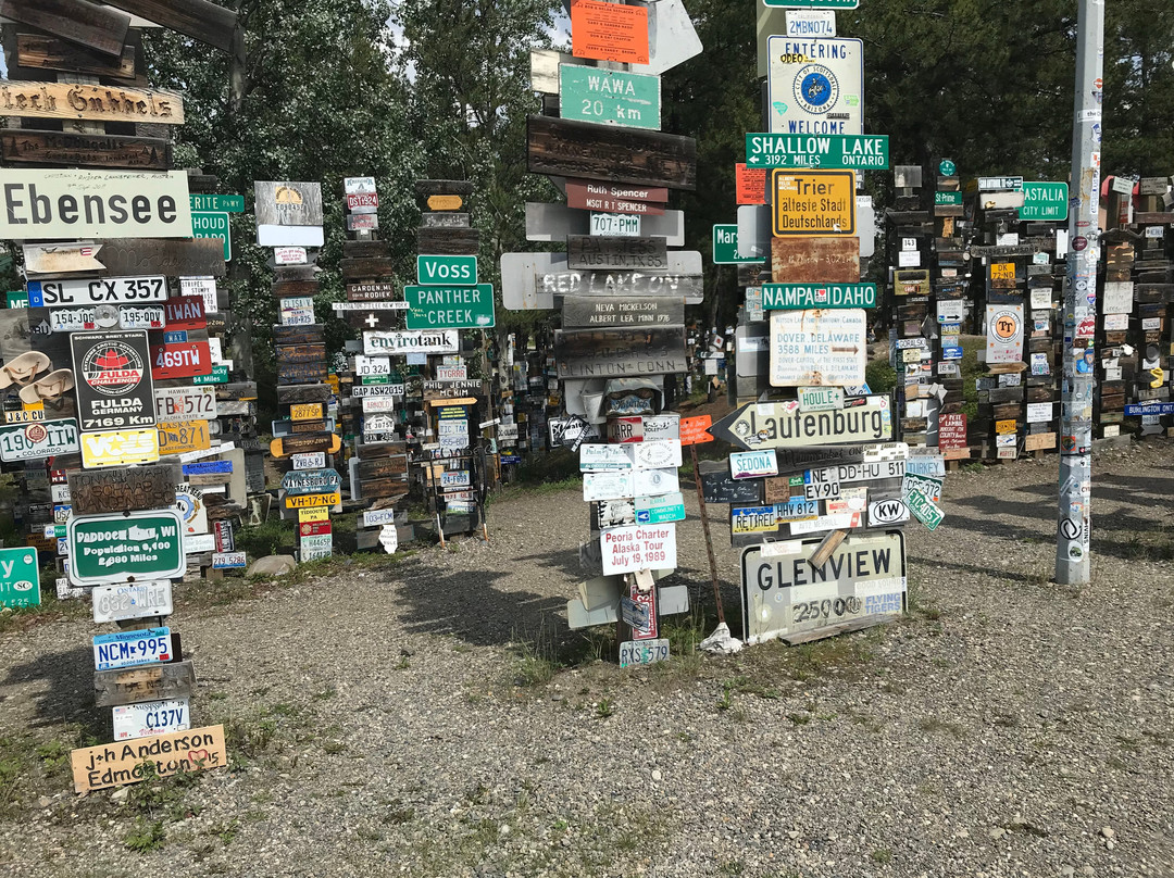 Sign Post Forest-Watson Lake必去景点