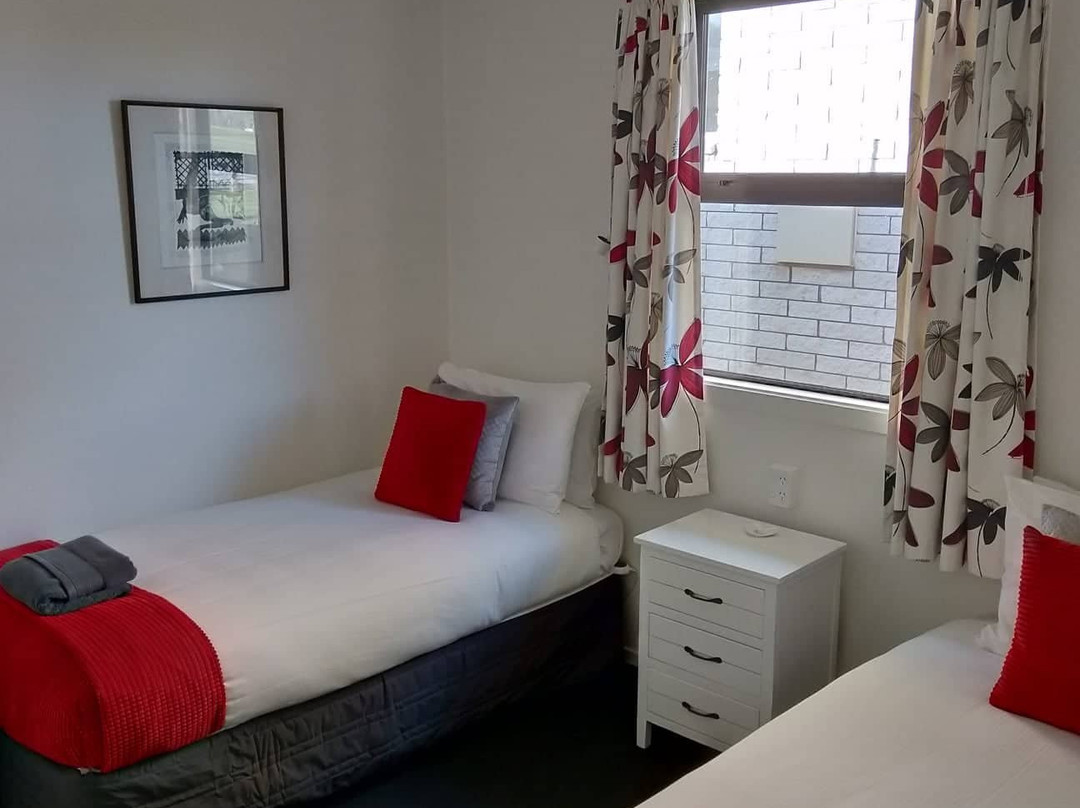 Clyde Apartments主图