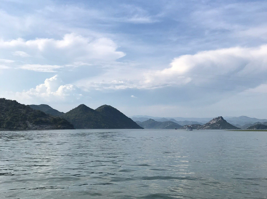 Bocconcino Boat Cruising-维尔巴札拉必去景点